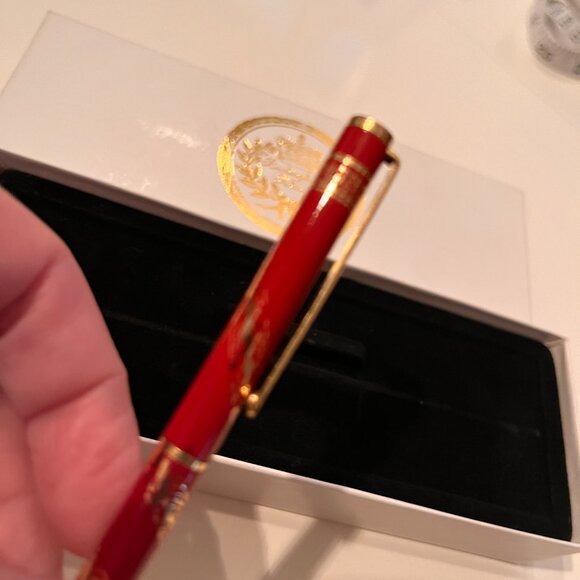 Buckingham Palace Collectible Ballpoint Pen - Picture 14 of 16